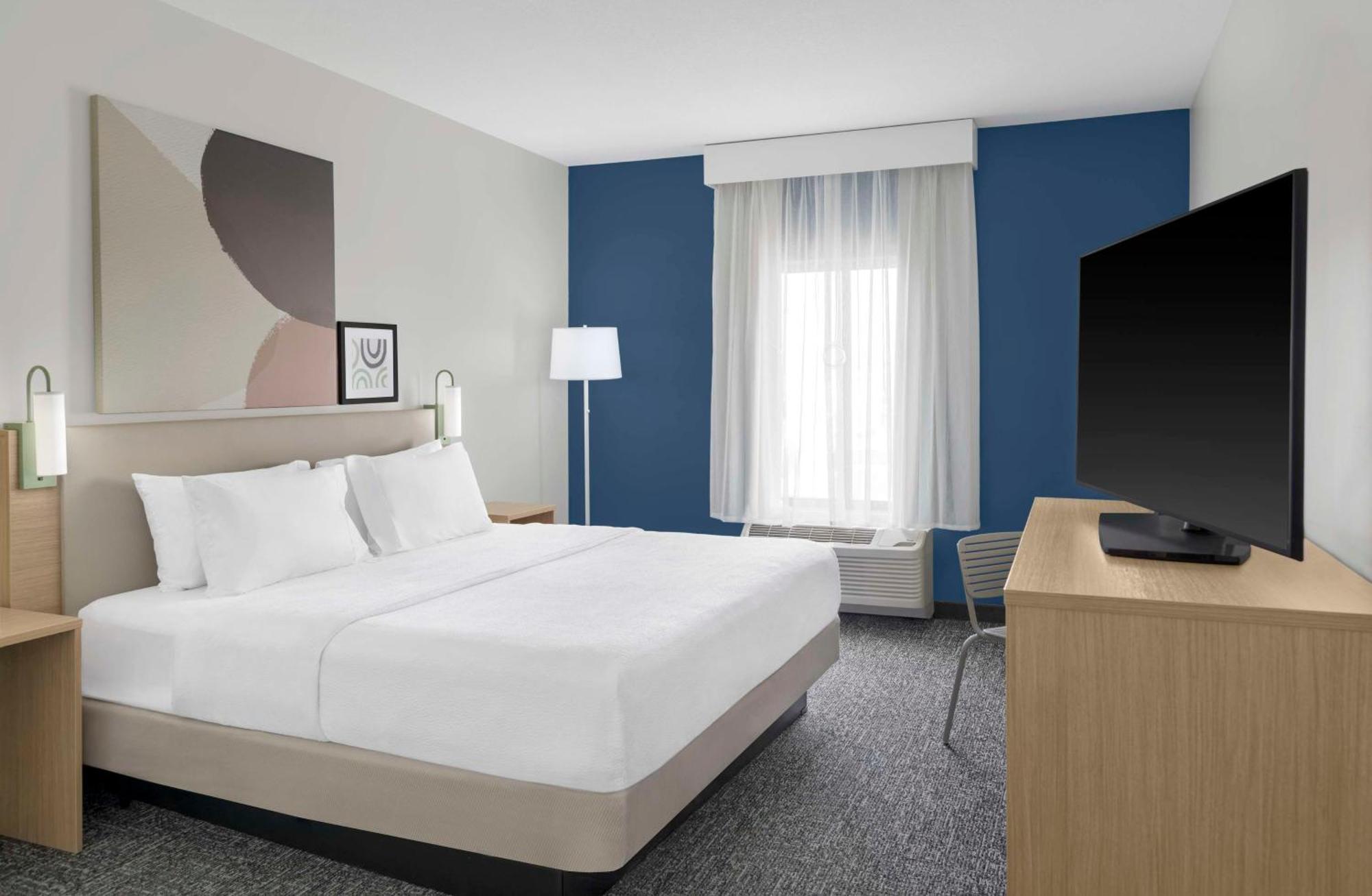 Spark By Hilton Lansing Exteriör bild